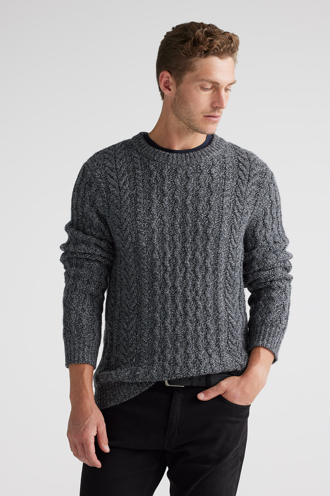 Model height is 188cm, wearing size Medium.