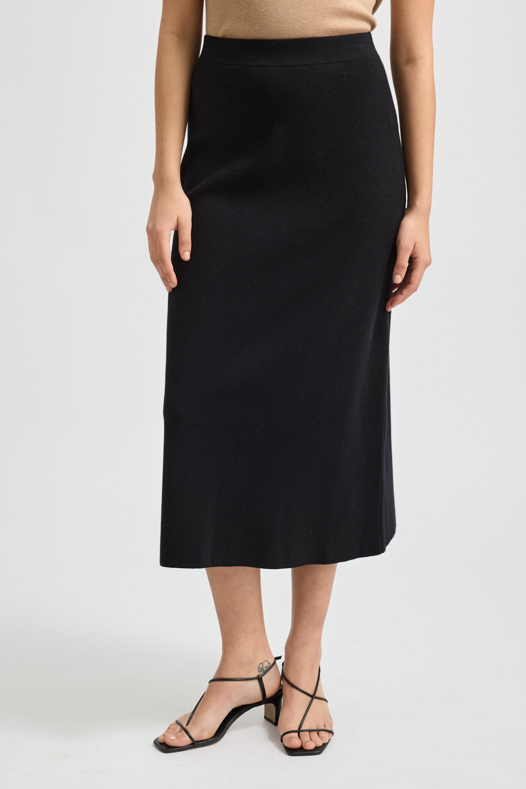 Model is wearing size 8
